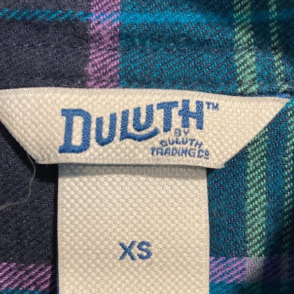 Duluth Trading Co Free Swinging Flannel - Picture 2 of 7